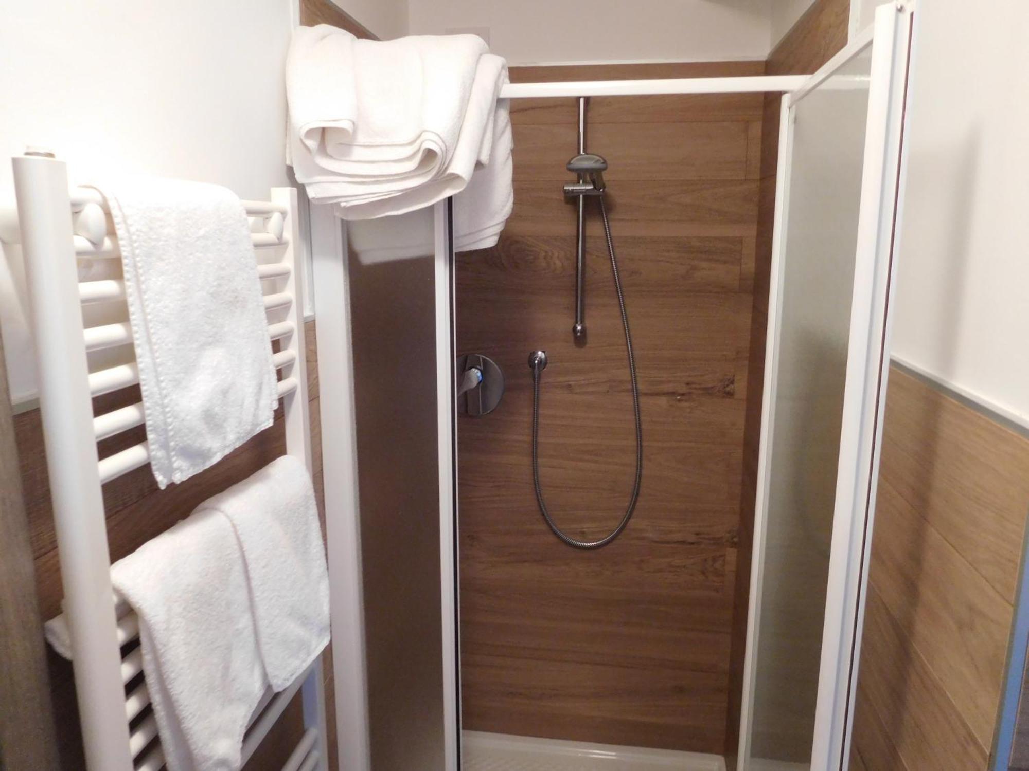 Double or Twin Room,709128184:JPEG